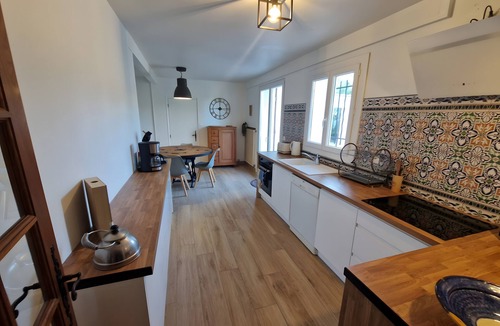 Argeliers House | Holiday Home l'Oasis with Pool for 16 Guests