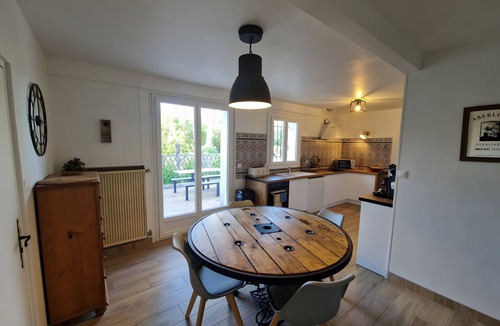 Argeliers House | Holiday Home l'Oasis with Pool for 16 Guests