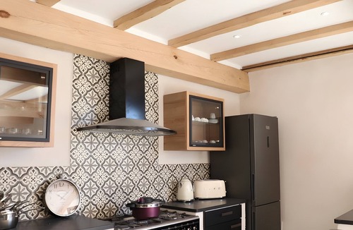 Beziers House | Holiday Home 'Le Gîte Du Petit Verdot' with Wi-Fi and Air Conditioning