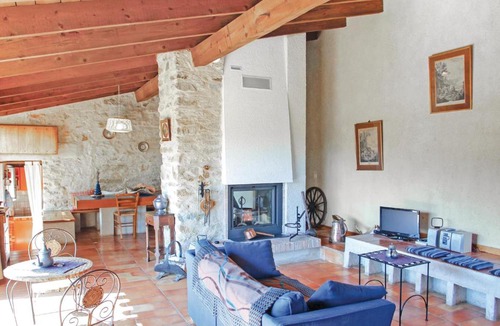 Mallefougasse-Auges House | Holiday Home Le Pigonnier de la Tuilière
