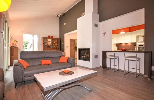 Cavaillon House | Holiday Home Luberon Vidauque by Interhome