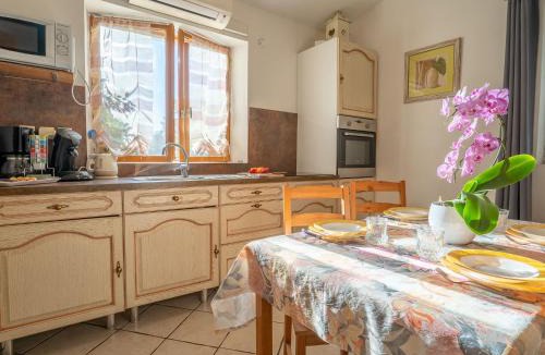 Hyeres House | Holiday Home Magali by Interhome