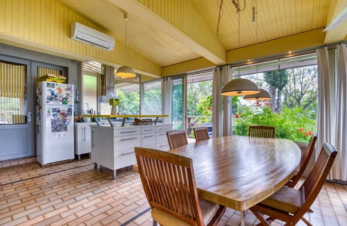 Sete House | Holiday Home 'Maison Mont St Clair Charme Vue Mer' with Sea View, Wi-Fi and Air Conditioning