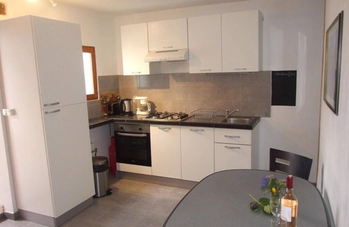 Arles House | Holiday home on a quiet, shady, private property
