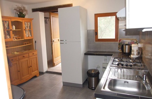 Arles House | Holiday home on a quiet, shady, private property