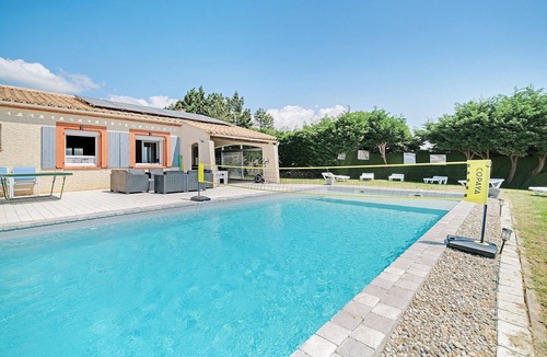 Saint-Papoul House | Holiday Home 'Opuceb' with Mountain View, Wi-Fi and Air Conditioning