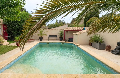 Cavaillon House | Holiday Home 'P'tit Bout De Paradis' with Private Pool, Private Terrace and Wi-Fi