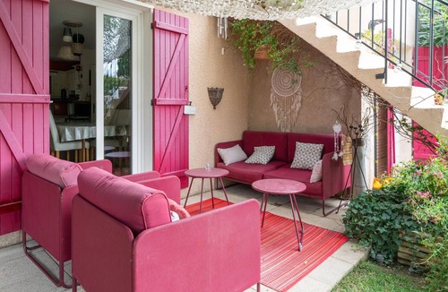 Cavaillon House | Holiday Home 'P'tit Bout De Paradis' with Private Pool, Private Terrace and Wi-Fi