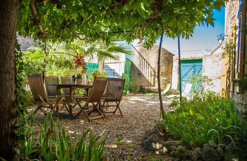 Bessan Apartment | Holiday home, shower, toilet, 3 bed rooms