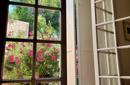 La Madrague House | Holiday house with sea view walking distance from Beach,