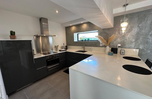 Istres House | Holiday house Istres for 1 - 2 persons with 1 bedroom - Holiday house