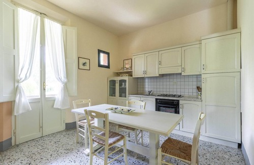 Montopoli in Val d'Arno House | Holiday Home Tuscany with Pool Access