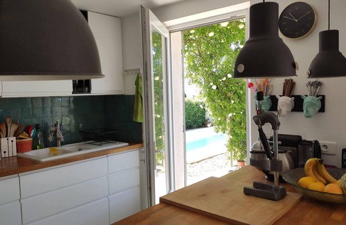 Cabrieres-dʼAigues House | Home sweetness of life