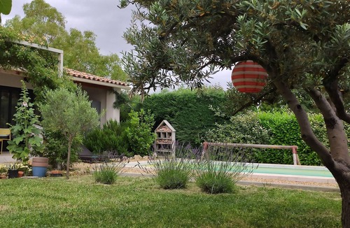 Cabrieres-dʼAigues House | Home sweetness of life
