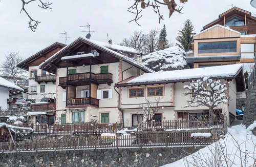 Siusi Apartment | Homely Apartment “Euringer Villa Erna” with Mountain View