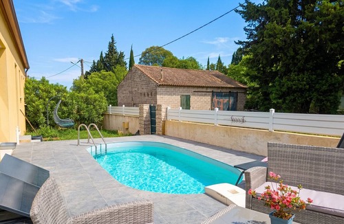 Saint-Genies-de-Malgoires Villa | Homerez - Villa in Saint-Geniès-de-Malgoirès