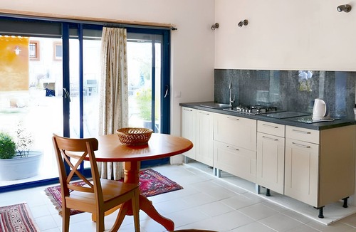 Saint-Quentin-la-Poterie Apartment | Homerez - Apartment in Saint-Quentin-la-Poterie.