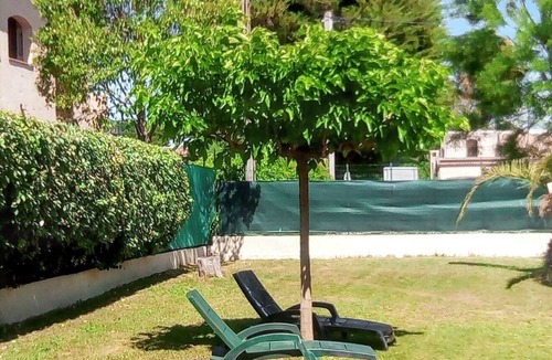 Saint-Cyr-sur-Mer Apartment | Homerez - Apartment in Saint-Cyr-sur-Mer