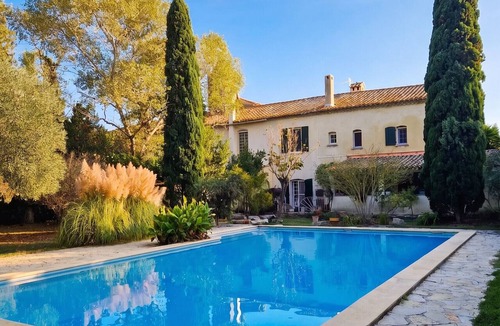 Albaron Apartment | Homerez - Apartment Arles