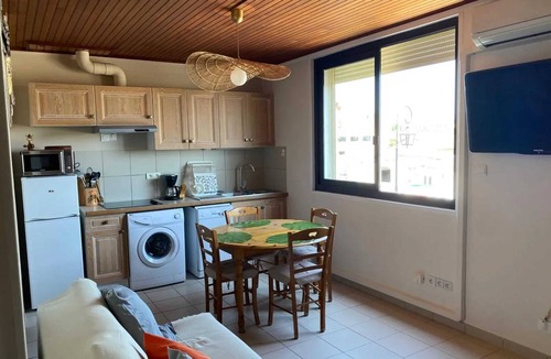 Aigues-Mortes Apartment | Homerez - Apartment Aigues-Mortes