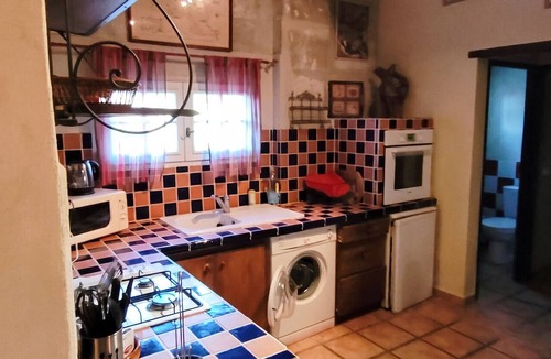 Albaron Apartment | Homerez - Apartment in Arles