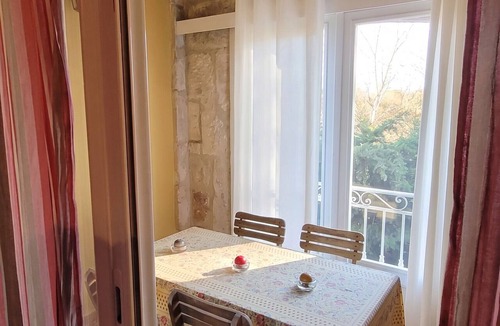 Albaron Apartment | Homerez - Apartment in Arles