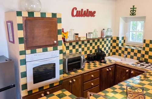 Albaron Apartment | Homerez - Apartment in Arles