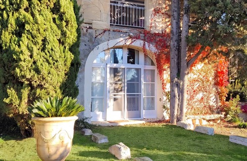 Albaron Apartment | Homerez - Apartment in Arles