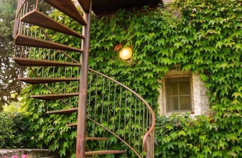 Albaron Apartment | Homerez - Apartment in Arles