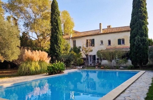 Albaron Apartment | Homerez - Apartment in Arles