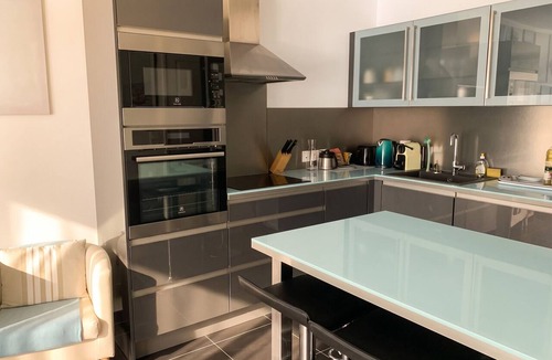 Saint-Victor Apartment | Homerez - Apartment in Marseille, garden view