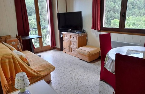 Venanson Apartment | Homerez - Apartment in Venanson