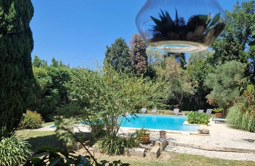 Albaron Apartment | Homerez - Bright Apartment in Arles with Shared Pool