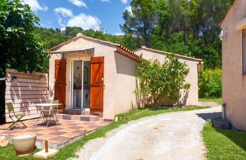 Draguignan Apartment | Homerez - Cottage in Draguignan with pool