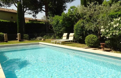 Cavaillon Villa | Homerez - Elegant Villa in Cavaillon with Private Pool