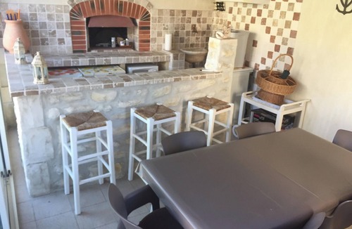 Maillane Villa | Homerez - Elegant Villa in Maillane with Private Pool