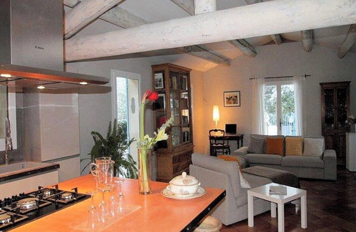 Cucuron House | Homerez - House with pool in Cucuron