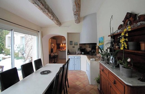Cucuron House | Homerez - House with pool in Cucuron