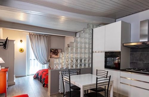 Piazza Apartment | Homerez - Nice studio for 2 ppl. with balcony at Piazza
