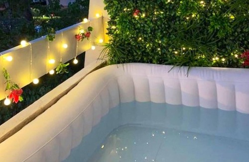 Beaux Arts-Boutonnet Apartment | Homerez - Studio for 2 ppl. with shared pool, jacuzzi and balcony at Montpellier