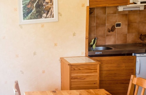 Greoux-les-Bains Apartment | Homerez - Studio in Gréoux-les-Bains