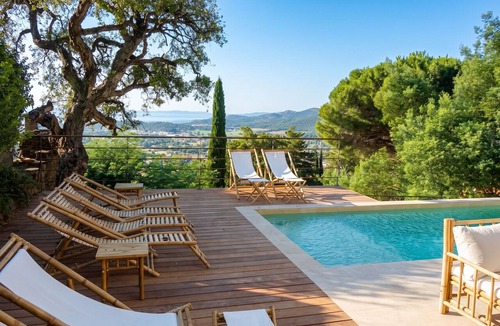 Bormes-Les-Mimosas Villa | Homerez - Villa in Bormes-les-Mimosas