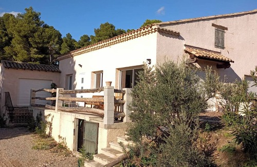 Mouries Villa | Homerez - Villa in Mouriès.