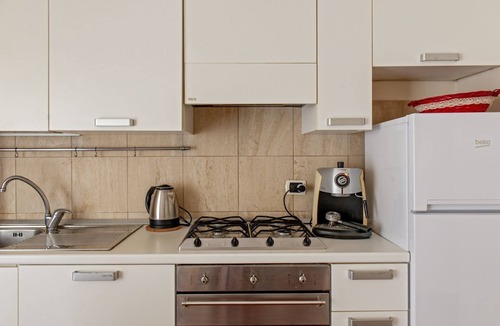 San Francesco Apartment | Homiday-Centro: Relax and enjoy this simple and comfortable accommodation in the heart of the city maintaining at the same time tranquility and silence during the night hours. Located in the city center, it allows you to reach the station or the tower of