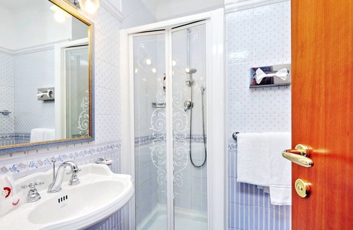 Rione XVIII Castro Pretorio Hotel | Hotel Camelia