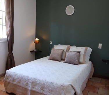 Chateau-Arnoux-Saint-Auban Hotel | Hotel Du Lac