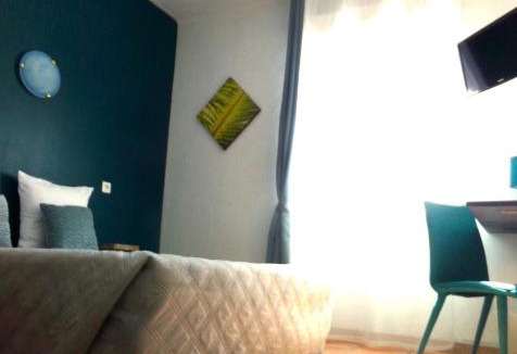Chateau-Arnoux-Saint-Auban Hotel | Hotel Du Lac