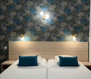 Roquebrune-Cap-Martin Hotel | Hotel et Appartements Reine D'Azur