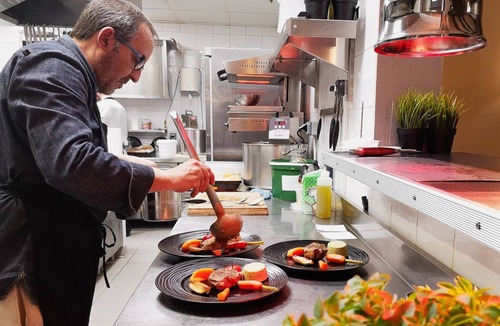 Greoux-les-Bains Hotel | Hotel Les Alpes
