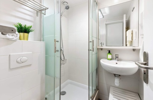 Menton Hotel | Hotel Parisien